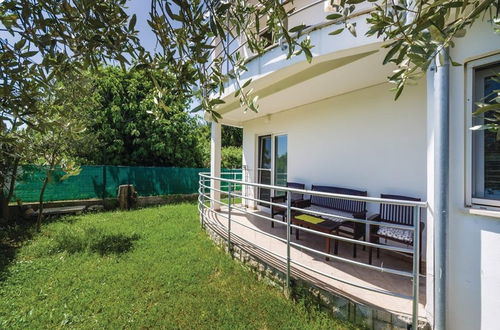 Photo 21 - Spacious Holiday Home in Bibinje With Garden