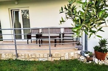 Foto 25 - Spacious Holiday Home in Bibinje With Garden