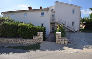 Foto 1 - Spacious Apartment With Terrace, Near the Beach