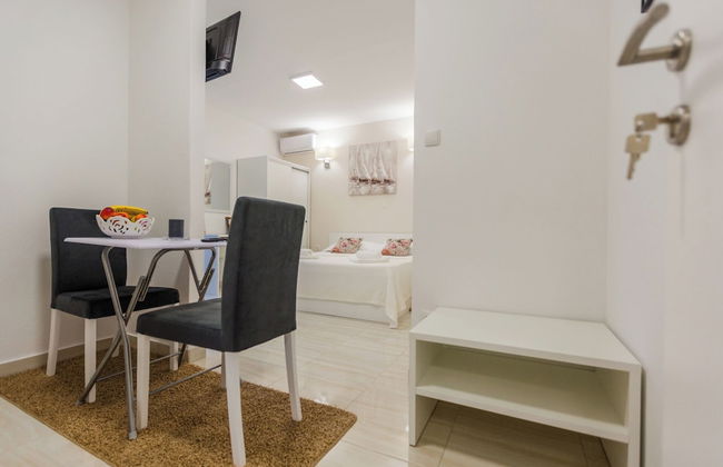Apartmani Studio Sleeps 2 -parking -private Garden - Foto 6