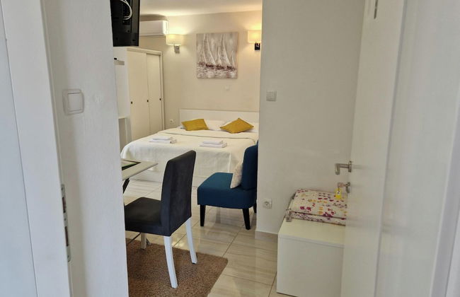 Apartmani Studio Sleeps 2 -parking -private Garden - Foto 5