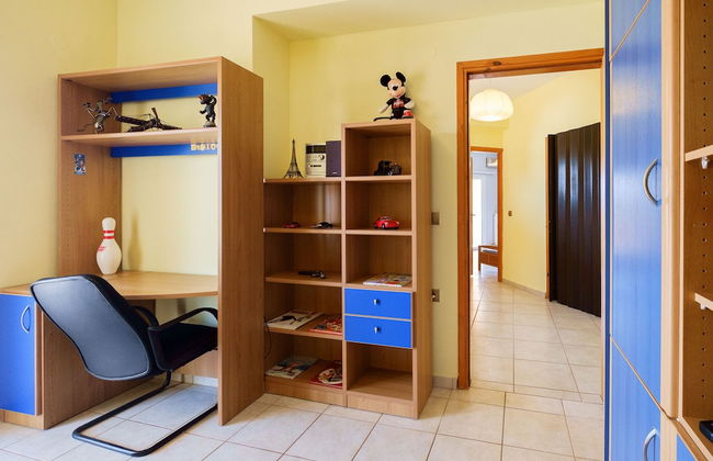 Relaxing Family Home near Beaches - Photo 31