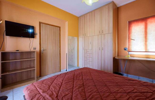 Relaxing Family Home near Beaches - Photo 3