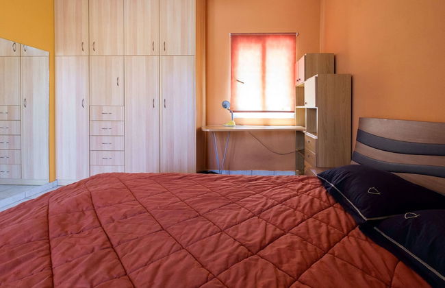 Relaxing Family Home near Beaches - Photo 6