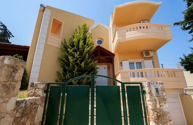 Relaxing Family Home near Beaches - Photo 45