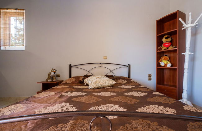 Relaxing Family Home near Beaches - Photo 14