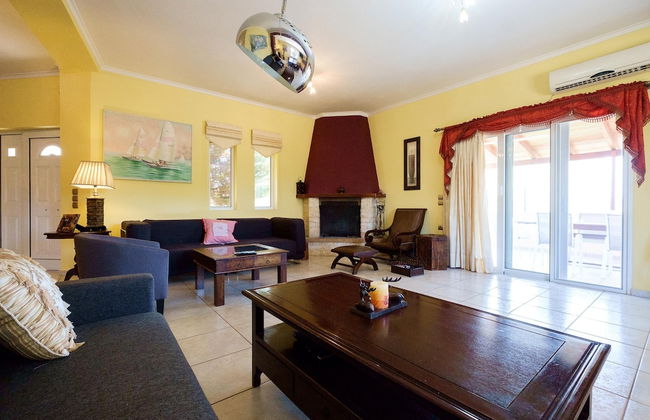 Relaxing Family Home near Beaches - Photo 27