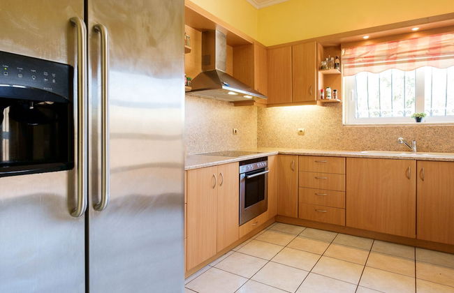 Relaxing Family Home near Beaches - Photo 19