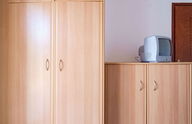 Relaxing Family Home near Beaches - Photo 32