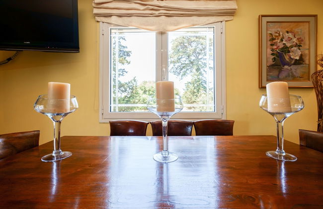 Relaxing Family Home near Beaches - Photo 16