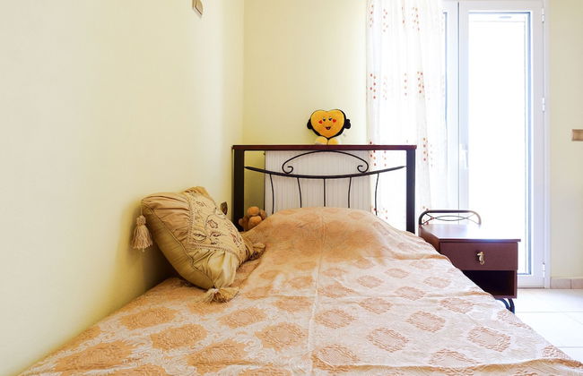 Relaxing Family Home near Beaches - Photo 9