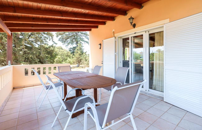 Relaxing Family Home near Beaches - Photo 46