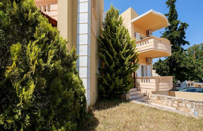 Relaxing Family Home near Beaches - Photo 48