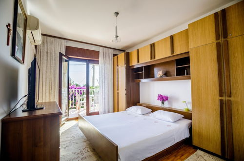 Foto 3 - Captivating 1-bed Apartment in Podstrana