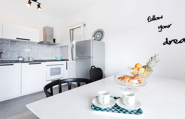 Apartment Black & White - Photo 12