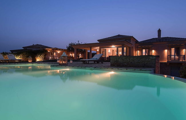 Luxurious Villa in Peloponnese With Pool - Foto 1