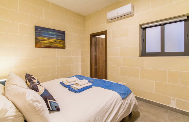 Ta'Siku Gozitan villa + Pool & hot tub - Photo 6