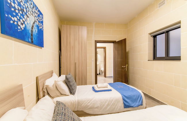 Ta'Siku Gozitan villa + Pool & hot tub - Photo 2