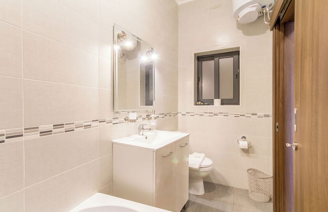 Ta'Siku Gozitan villa + Pool & hot tub - Photo 19
