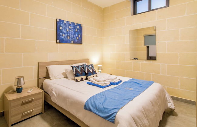 Ta'Siku Gozitan villa + Pool & hot tub - Photo 7