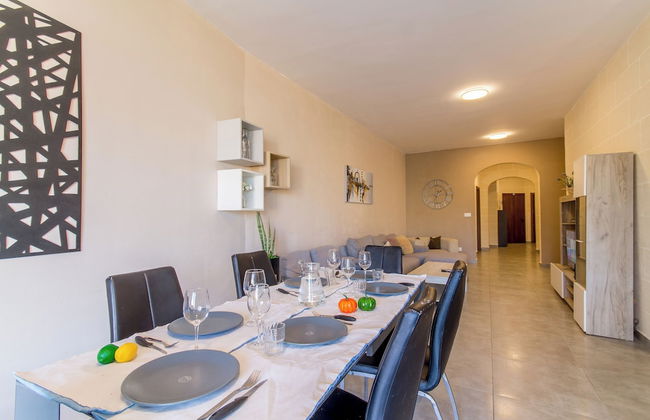 Ta'Siku Gozitan villa + Pool & hot tub - Photo 23