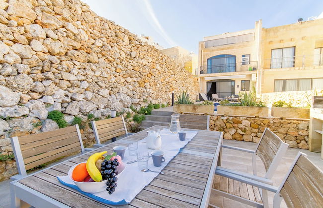 Ta'Siku Gozitan villa + Pool & hot tub - Photo 28