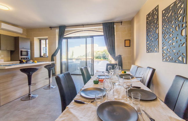 Ta'Siku Gozitan villa + Pool & hot tub - Photo 22