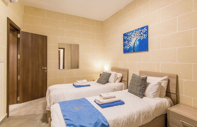 Ta'Siku Gozitan villa + Pool & hot tub - Photo 21