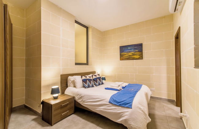 Ta'Siku Gozitan villa + Pool & hot tub - Photo 9