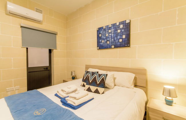 Ta'Siku Gozitan villa + Pool & hot tub - Photo 4