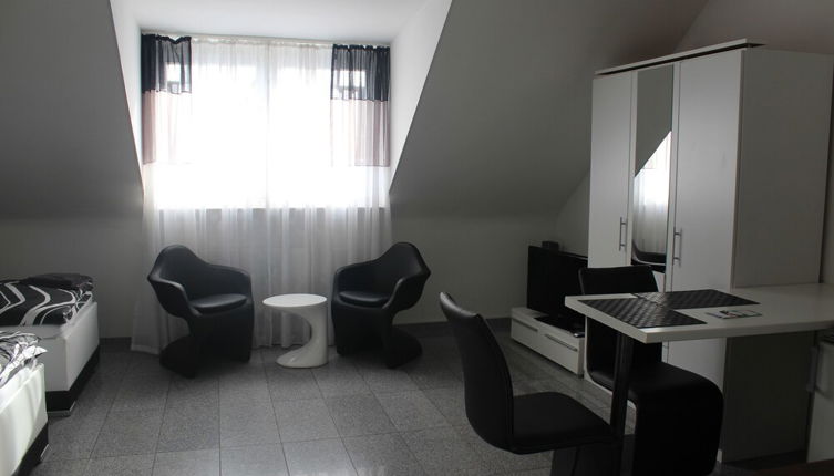 Photo 1 - Lipp Apartments