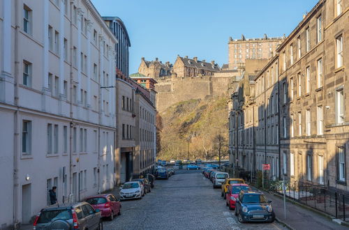 Photo 25 - Lovely Apartment Beneath Edinburgh Castle