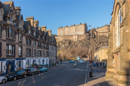 Foto 26 - Lovely Apartment Beneath Edinburgh Castle