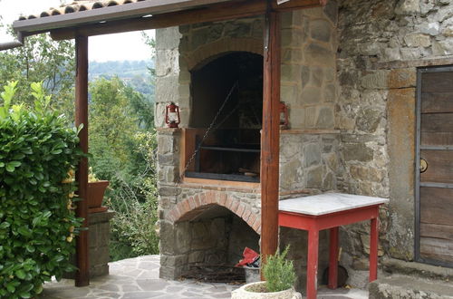 Photo 24 - Tranquil Villa in San Romano di Garfagnana with Hot Tub