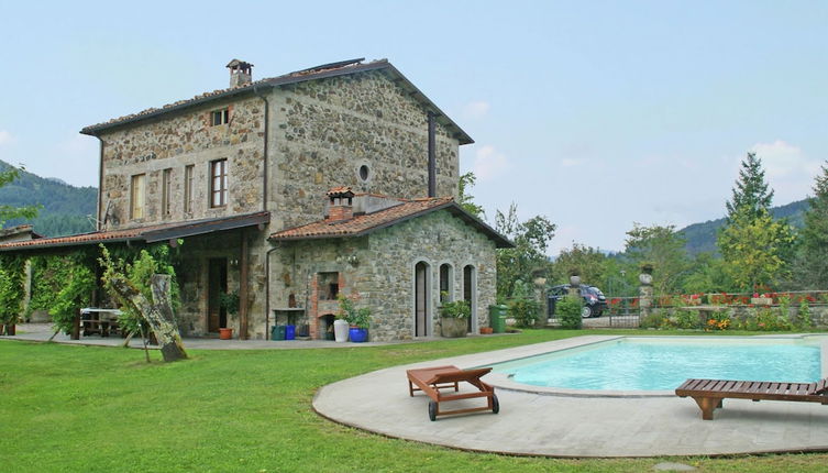 Foto 1 - Tranquil Villa in San Romano di Garfagnana with Hot Tub