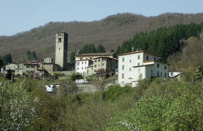Tranquil Villa in San Romano di Garfagnana with Hot Tub - Foto 39