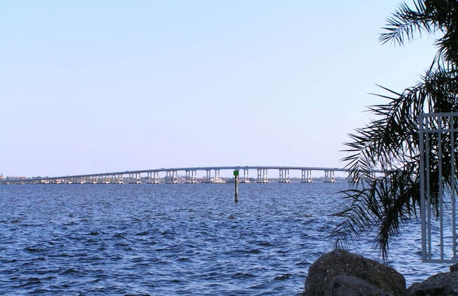 Cape Coral Pool Home With Boat Lift, Access to Gulf - Foto 23
