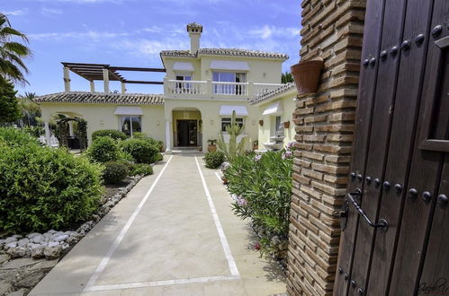 Photo 19 - Exquisite Villa 50m To Beach