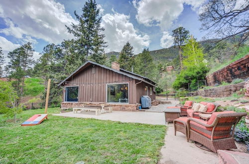 Photo 1 - 4BR Mountain Getaway Pikes Peak, Dog-friendly