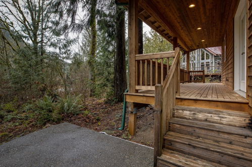 Photo 12 - Mt Baker Lodging Cabin 20 - Sleeps 6