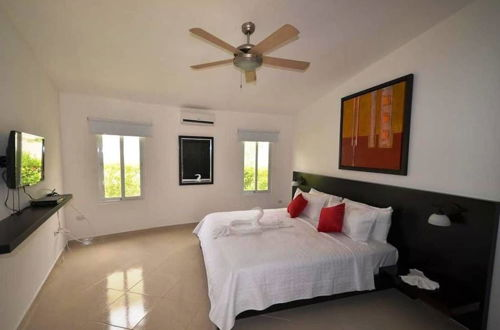 Photo 6 - Specially Design 6 Bedroom Villa With King Beds