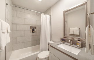 Photo 2 - Stylish 1BR Near UT Brentwood Evonify