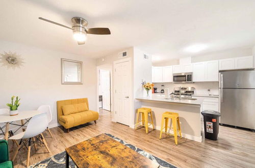 Photo 3 - Stylish 1BR Near UT Highland Evonify