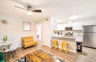 Photo 3 - Stylish 1BR Near UT Highland Evonify