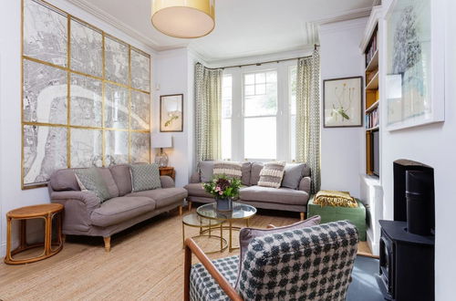 Photo 9 - Stunning 2 Bed Apt W Garden in Clapham