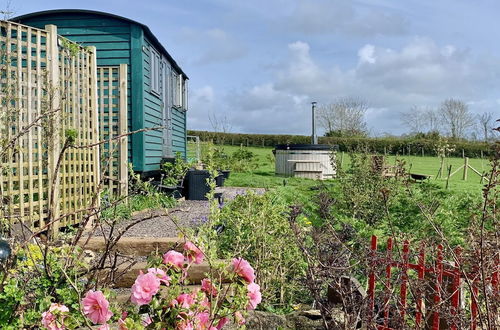 Photo 1 - Shepherds Hut on Angelsey, With Hot T