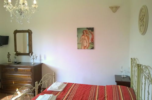 Foto 3 - Villa In Lucca Placed in a Residential Area, all Services Nearby