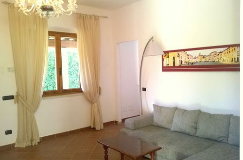 Foto 10 - Villa In Lucca Placed in a Residential Area, all Services Nearby