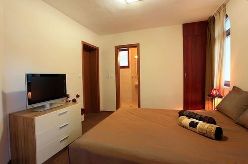 Photo 2 - 2 Bedroom, 2 Showeroom Villa Suitable for a Family Skication and Remote Working