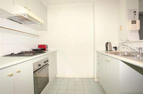 Photo 6 - 3 Bedrooms 2 Car Parks Carlton Garden Opposite